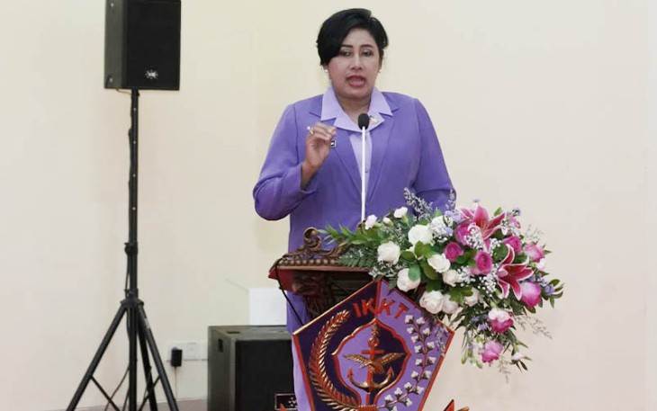 Ketum IKKT Ny. Vero Yudo Margono saat memimpin acara serah terima jabatan IKKT Pragati Wira Anggini (IKKT PWA) Pengurus Pusat dan Pengurus Yayasan Tunas Muda, bertempat di Aula Tjut Nyak Dien Mabes TNI, Cilangkap, Jakarta Timur, Kamis (31/8/2023).