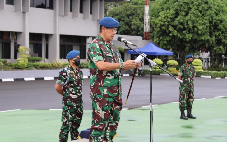 Pangkoopsud I Marsda TNI Bambang Gunarto saat membacakan amanat Kasau, Senin (2/1)