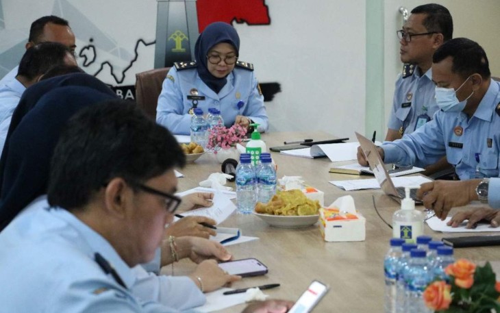 Kadiv Administrasi Yusfini saat rapat Finalisasi Penyusunan Kalender Kerja dan RPD TA.2023