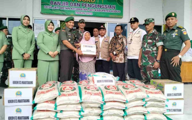 Danrem 073/Mkt tinjau posko banjir dan berikan bantuan 