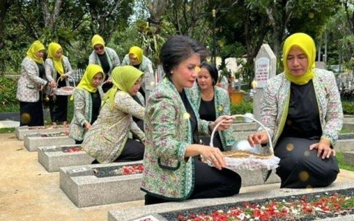 Ziarah dan Tabur Bunga HUT Ke-19 PIPAS di TMPN Kalibata Jakarta 