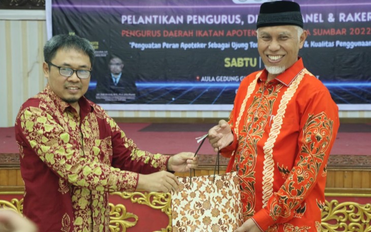 Gubernur Sumbar Mahyeldi