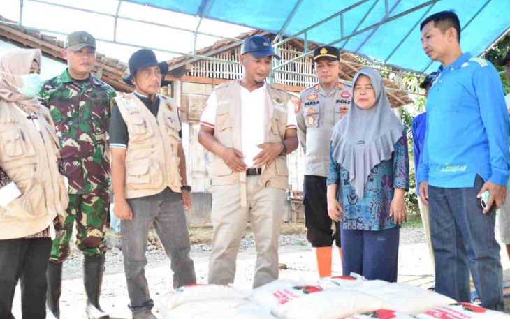 Pj Bupati Pati serahkan bantuan beras untuk dapur umum