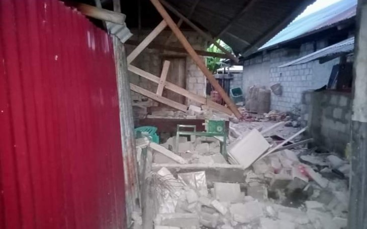 Rumah warga rusak akibat gempa 
