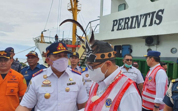 Menhub Budi Karya Sumadi saat mengunjungi pelabuhan di Pulau Enggano Provinsi Bengkulu, Sabtu (14/1)