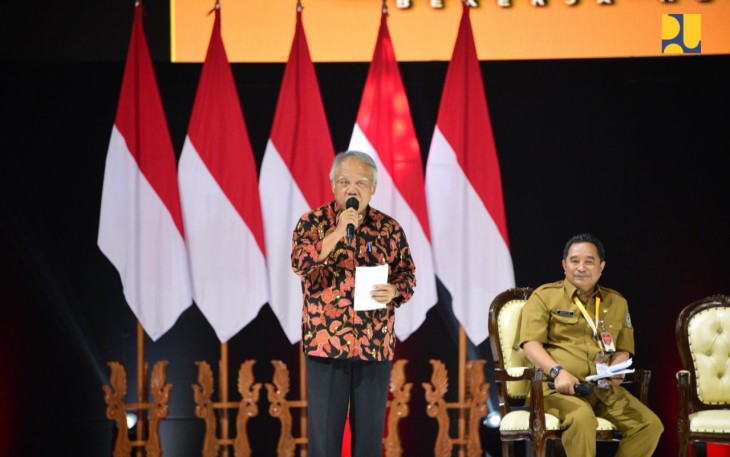 Menteri Basuki saat memberikan pemaparan,