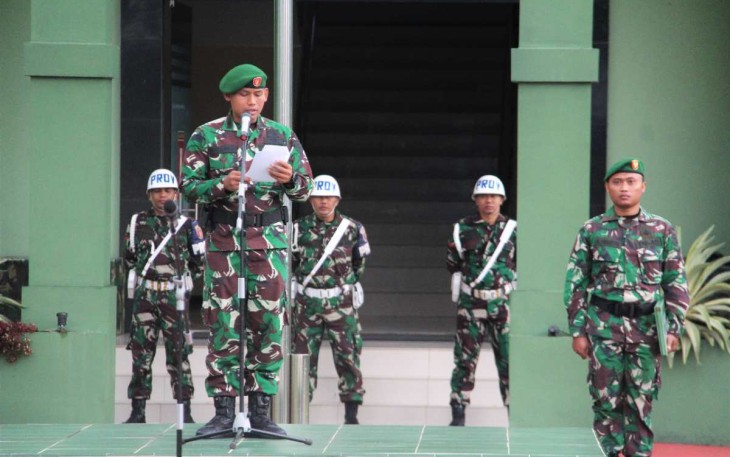 Kasdim 0906/Kkr Mayor Inf Mahfudz saat membacakan amanat Panglima TNI Laksamana Yudo Margono 