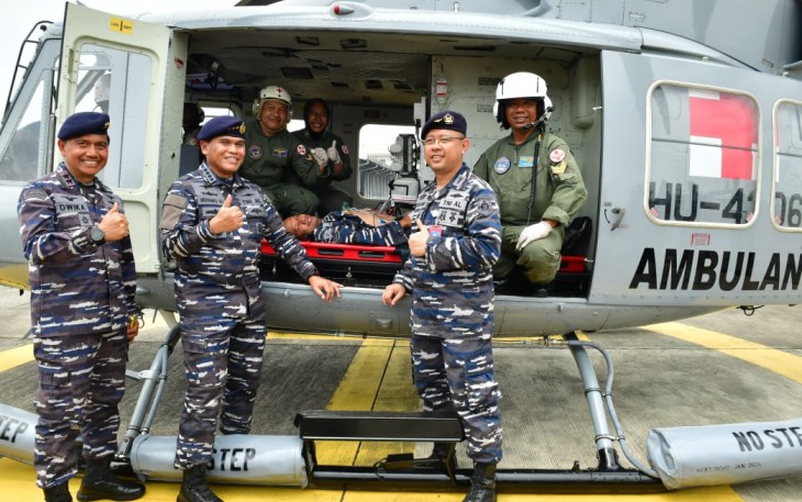 Kasal Laksamana TNI Muhammad Ali saat penyerahan alutsista baru produksi dalam negeri di Puspenerbal Juanda Surabaya, Kamis (19/1)