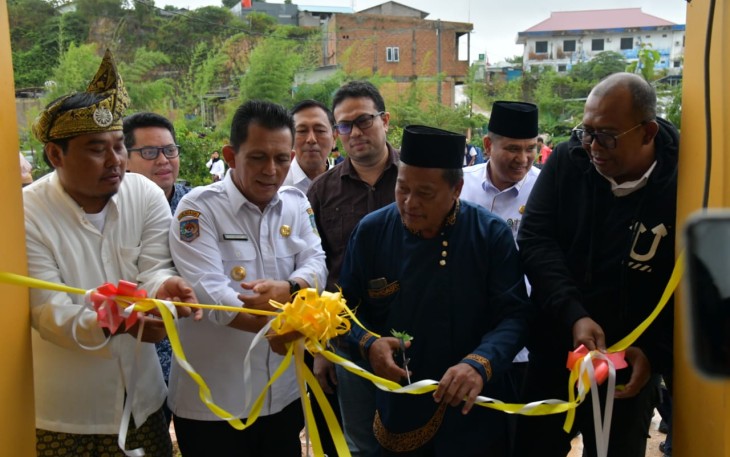 Gubernur Ansar saat Resmikan Fasilitas Gedung di SMAN 25 Batam