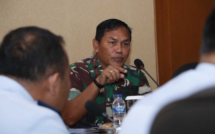 Wadan Koharmatau Marsma TNI Joseph Rizki Prabowo saat memberikan pengarahan 