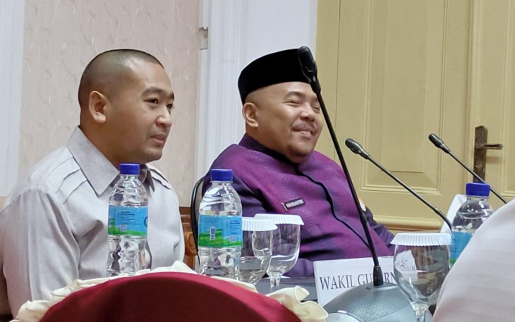 Wakil Gubernur Sumatra Barat, Audy Joinaldy didampingi Sekdaprov Sumbar, Hansastri menggelar FGD bersama jajaran Forkopimda dan BPS Sumbar.