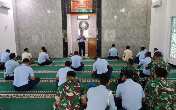 Danlanud Sugiri Sukani Letkol Pnb Supardo Butarbutar saat memberikan arahan