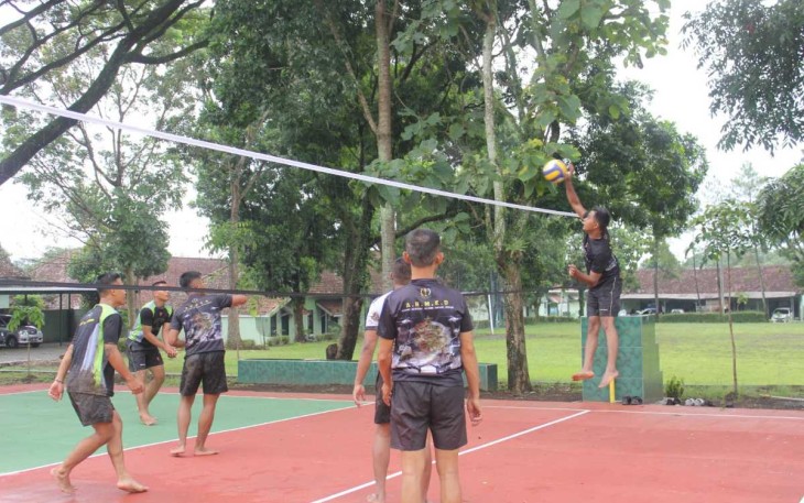 Olahraga Voli Prajurit Menarmed 2 Kostrad 