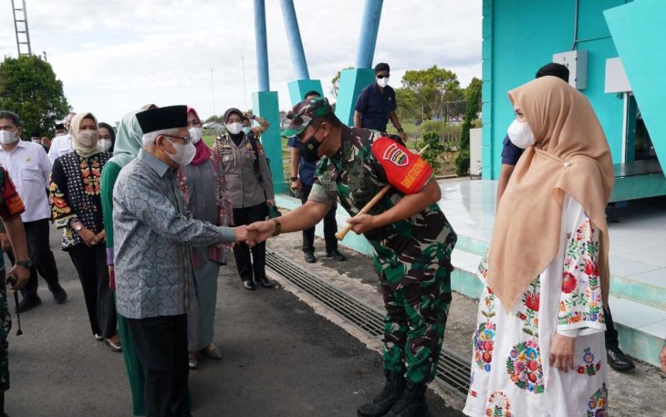 Danrem 023 KS Kolonel Inf Dodi Triwinarto saat menyambut kedatangan Wapres RI KH Ma'aruf Amin 