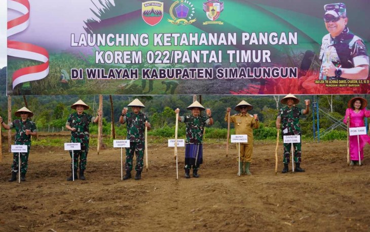 Launching Ketahanan Pangan Korem 023/PT
