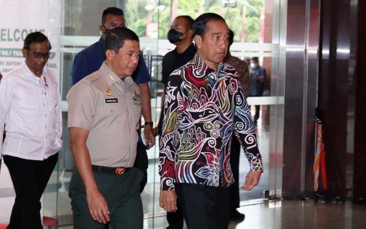 Kepala BNPB Letjen TNI Suharyanto saat mendampingi Presiden Jokowi dalam Rakornas PB tahun 2023