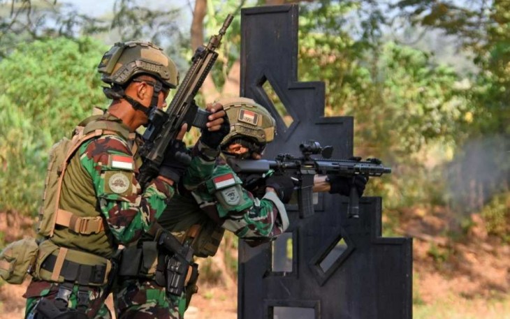 Latihan marinir TNI AL
