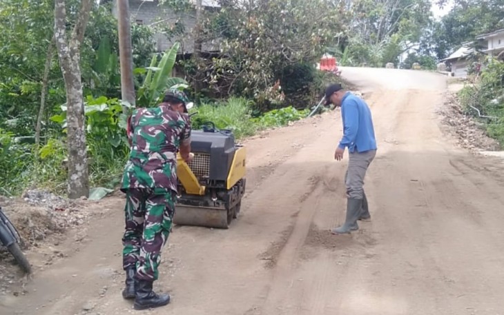 Pemerataan jalan wilayah desa binaan 