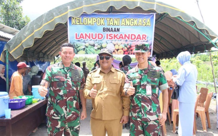 Pangkoopsud I Marsda TNI Bambang Gunarto saat mengunjungi Lanud Iskandar 