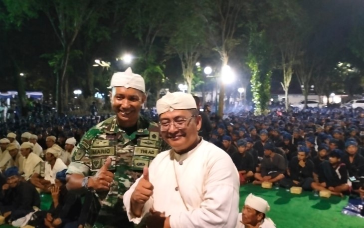 Danrem 064/MY Brigjen TNI Tatang Subarna kenakan sorban putih dalam acara Seba Baduy