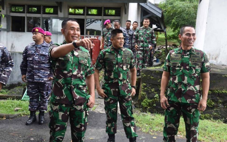 Dankodiklatal Letjen TNI (Mar) Suhartono 