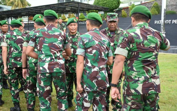 Kasdam XVIII Kasuari Brigjen TNI Yusuf Ragainaga saat halal bihalal 