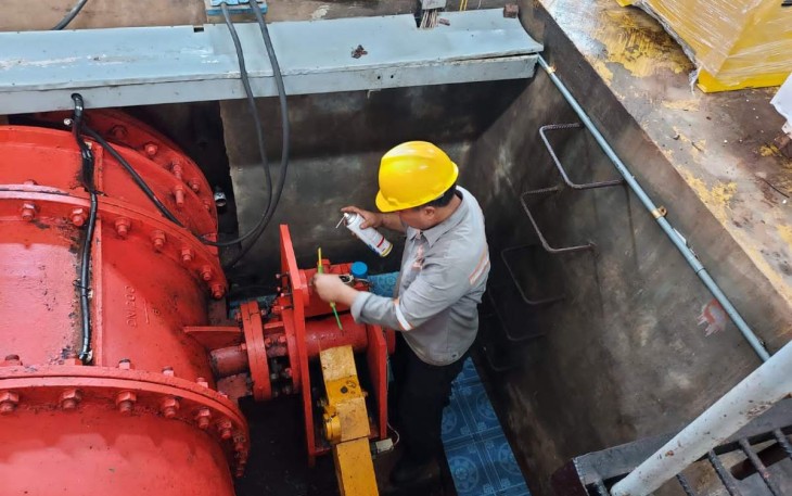 Fasilitas mesin pembangkit PLN UID Kalbar