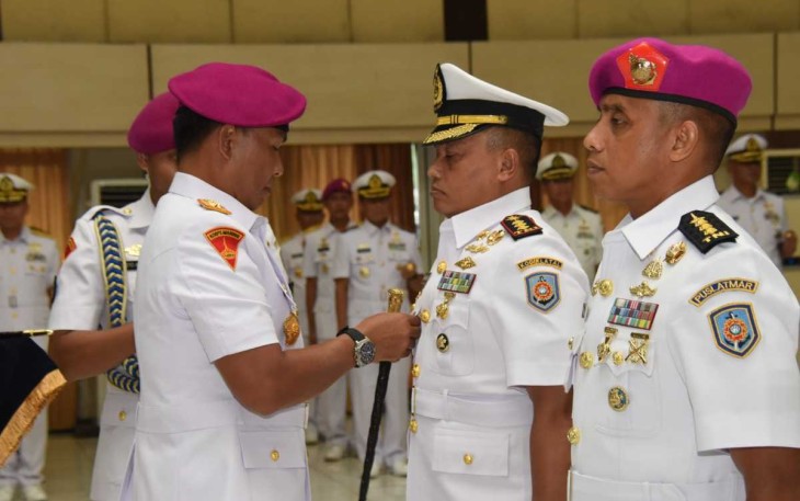 Dankodiklatal Letjen TNI (Mar) Suhartono saat lantik komandan pusat latihan