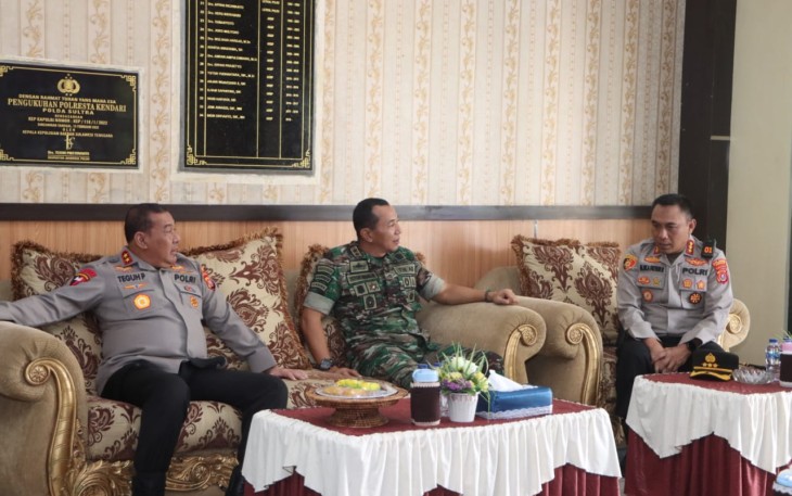Pangdam XIV Hasanuddin Mayjen TNI Dr Totok Imam Santoso ngopi bareng bersama Kapolda Sultra dan Kapolrestabes Kendari, Senin (15/5) 