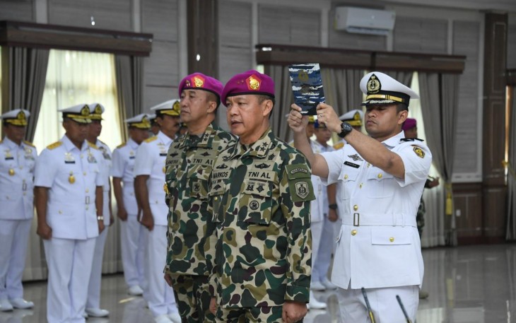 Mayjen TNI Marinir Markos saat pengambilan sumpah jabatan Aspotmar Kasal, Cilandak, Jakarta, Minggu (21/5)