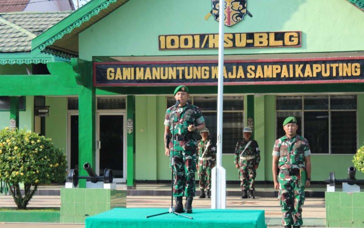 Dandim 1001/HSU-BLG Letkol Inf Dhuwi Hendradjaja saat pimpin upacara 