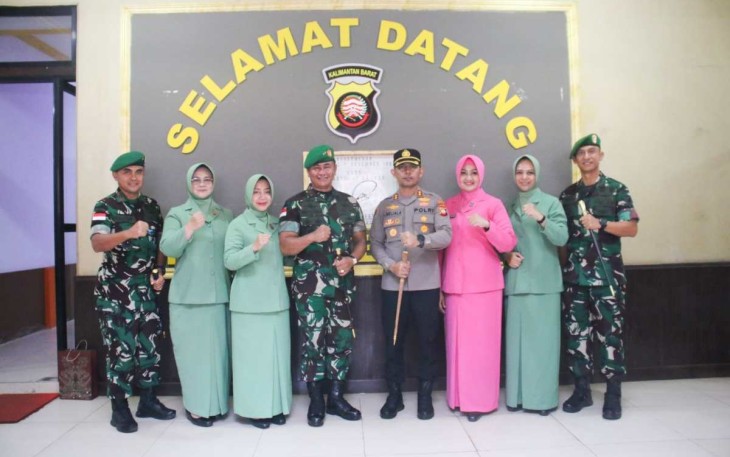 Pangdam XII/Tpr Mayjen TNI Iwan Setiawan bersama Kapolres Ketapang