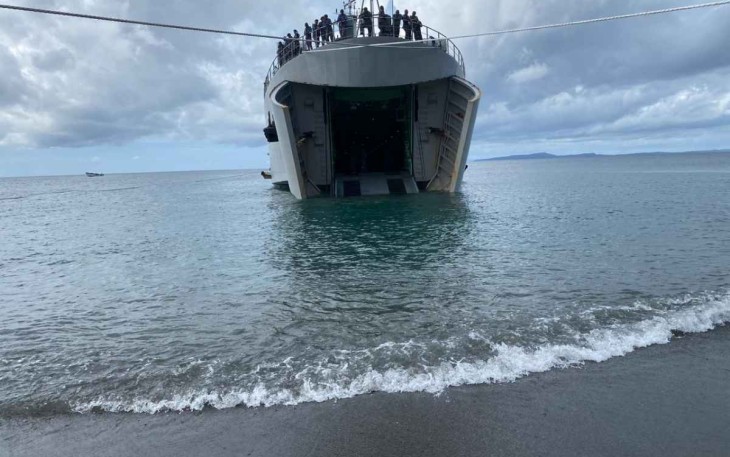 KRI Teluk Weda-526