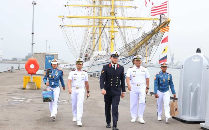 Taruna AAL Satlak KJK 202 di Royal Naval Collage Belanda
