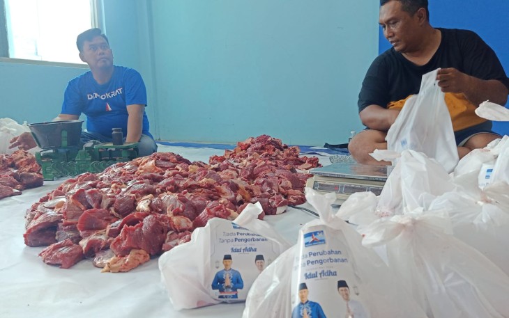 Demokrat Jatim Sebar 1000 Paket Daging Kurban 