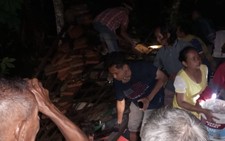 Suasana warga mengungsi pasca gempa