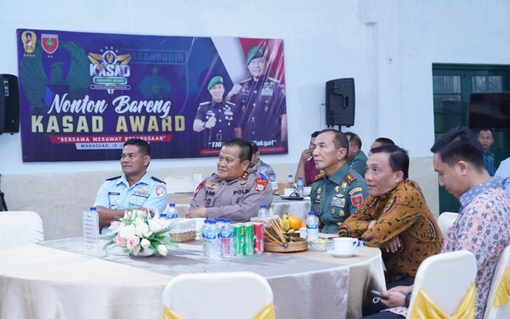 Pangdam XIV Hasanuddin Mayjen TNI Dr Totok Imam Santoso mengikuti Kasad Award 2023 secara virtual, Senin (10/7)