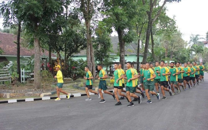 Lari pagi mengelilingi markas Menarmed 2 Kostrad, Selasa (11/7)