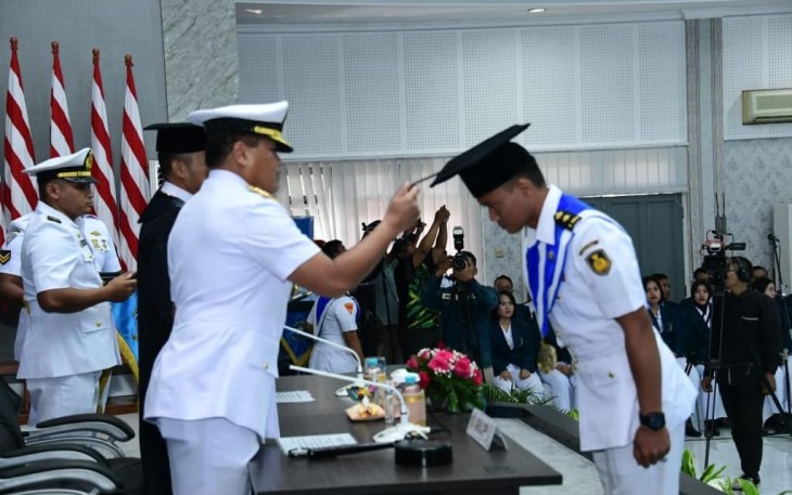 Kasal Laksamana TNI Muhammad Ali saat wisuda STTAL
