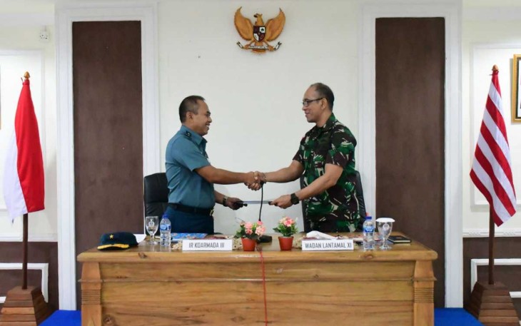 Danlantamal XI Brigjen TNI (Mar) Gatot Mardiyono saat menerima laporan hasil Itkoarmada III, Jum'at (14/7)