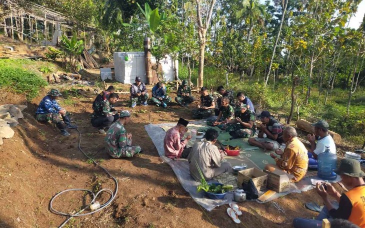 Doa bersama dan selamatan di lokasi TMMD ke 117 Kodim 0803/Madiun 