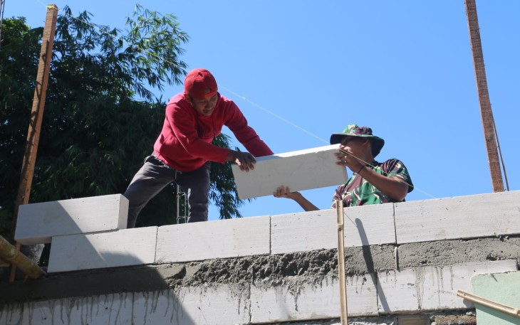 Wujud Kemanunggalan TNI-Rakyat dalam TMMD ke 117 Kodim 0803/Madiun, Kamis (20/7)