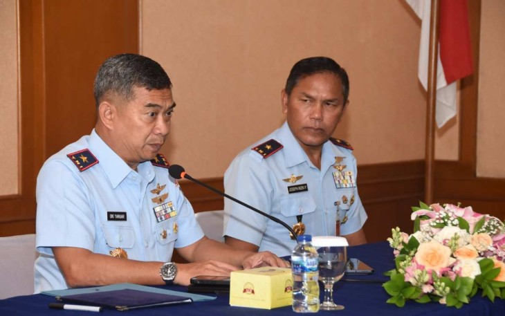Dankoharmatau Marsma TNI Oki Yanuar saat memberikan pengarahan, Kamis (27/7)