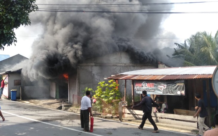 Kebakaran Rumah Warga Desa Payamaram Kabupaten Kepulauan Anambas