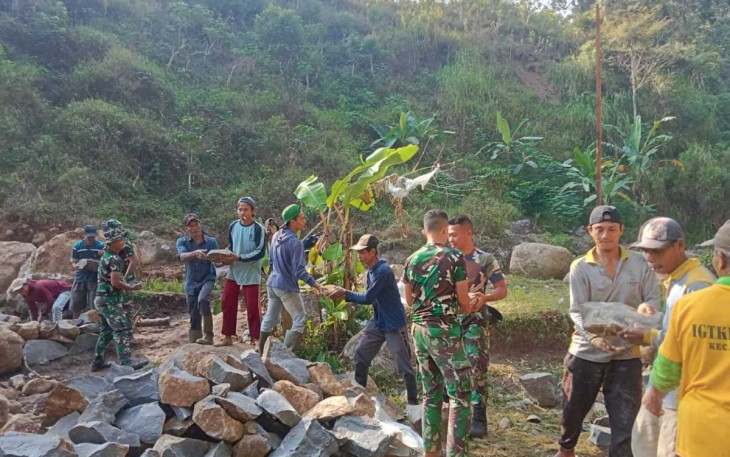 Sasaran fisik pembangunan jembatan di lokasi TMMD ke 117 Kodim Madiun