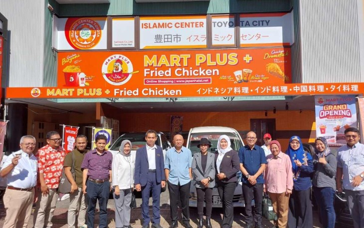 MenkopUKM Teten Masduki saat mengunjungi Marusen Suisan Co.Ltd di Toyokawa Aichi, Jepang, Selasa (1/8)