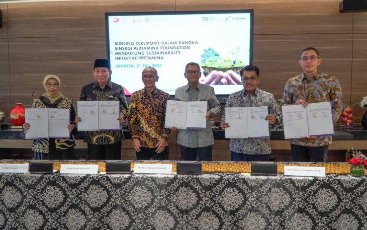 Penandatanganan kerja dama UPER dengan para mitra dalam mendukung energi keberlanjutan melalui Tridharma Perguruan Tinggi