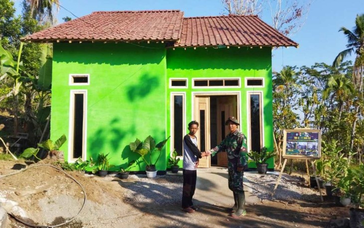 Rumah Joko Purnomo selesai dibangun Kodim 0803/Madiun, Selasa (8/8) 