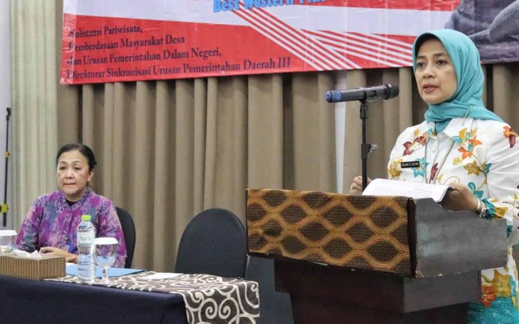 Direktur Sinkronisasi Urusan Pemerintahan Daerah III Erliani Budi Lestari 