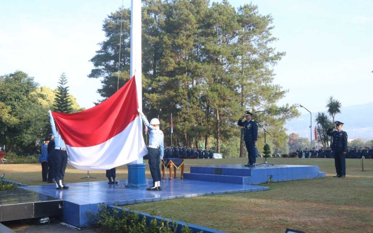 Upacara peringatan HUT Kemerdekaan RI di Seskoau Lembang Bandung, Kamis (17/8)